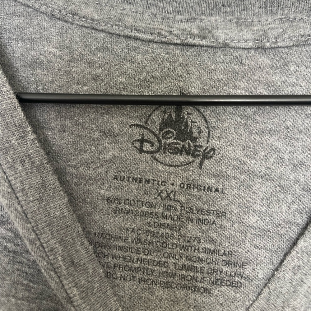 Disney Pinocchio Gray T-Shirt “no strings attached” - Picture 3 of 3